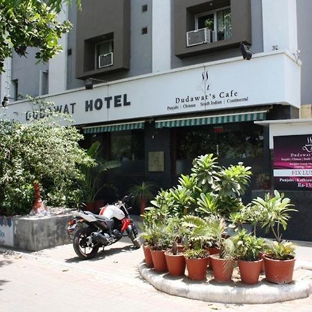 Hotel Dudawat อาเมดาบัด ภายนอก รูปภาพ