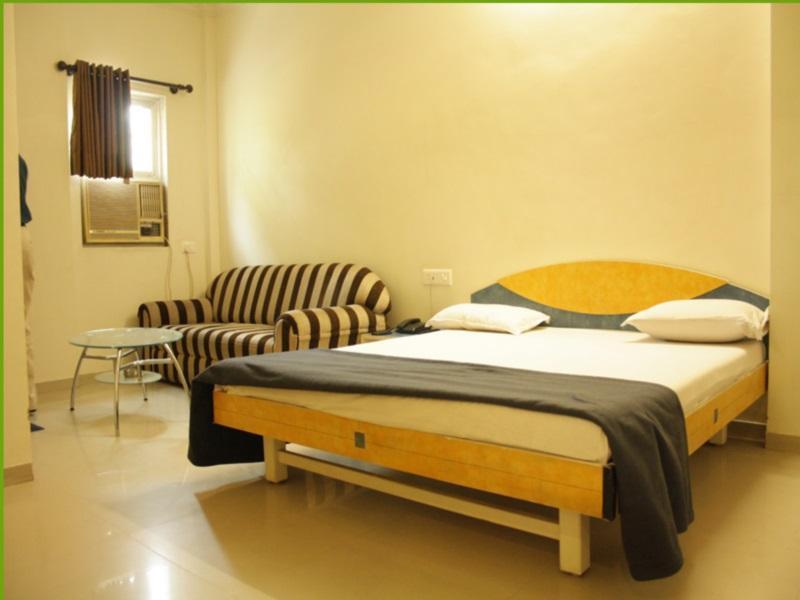 Hotel Dudawat อาเมดาบัด ภายนอก รูปภาพ